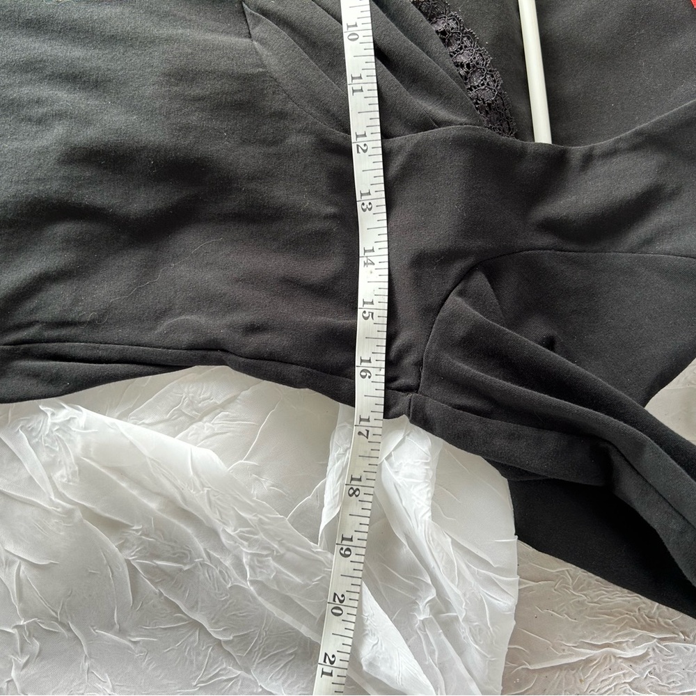 Oscar de la Renta knit shirt, Size S in black - Picture 6 of 7